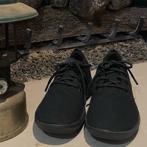 ALLBIRDS Men’s Wool Runner Mizzle — CLASSICS: True Black (Black Sole)